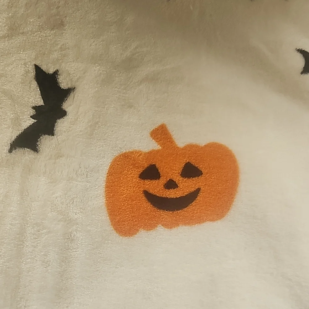 New Spooky Town Cozy Halloween Ghost Bat and Pumpkin Throw Blanket